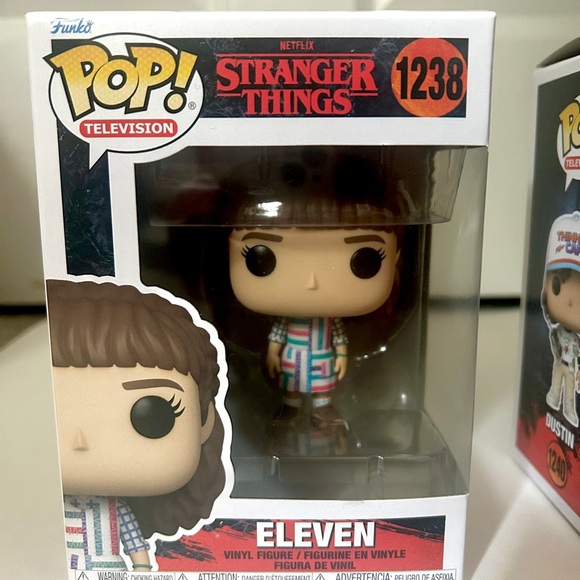 Funko Pop Stranger Things Eleven and Dustin Vinyl Figures - Picture 5 of 6